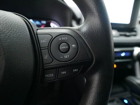 Used 2025 Toyota RAV4 XLE image 20