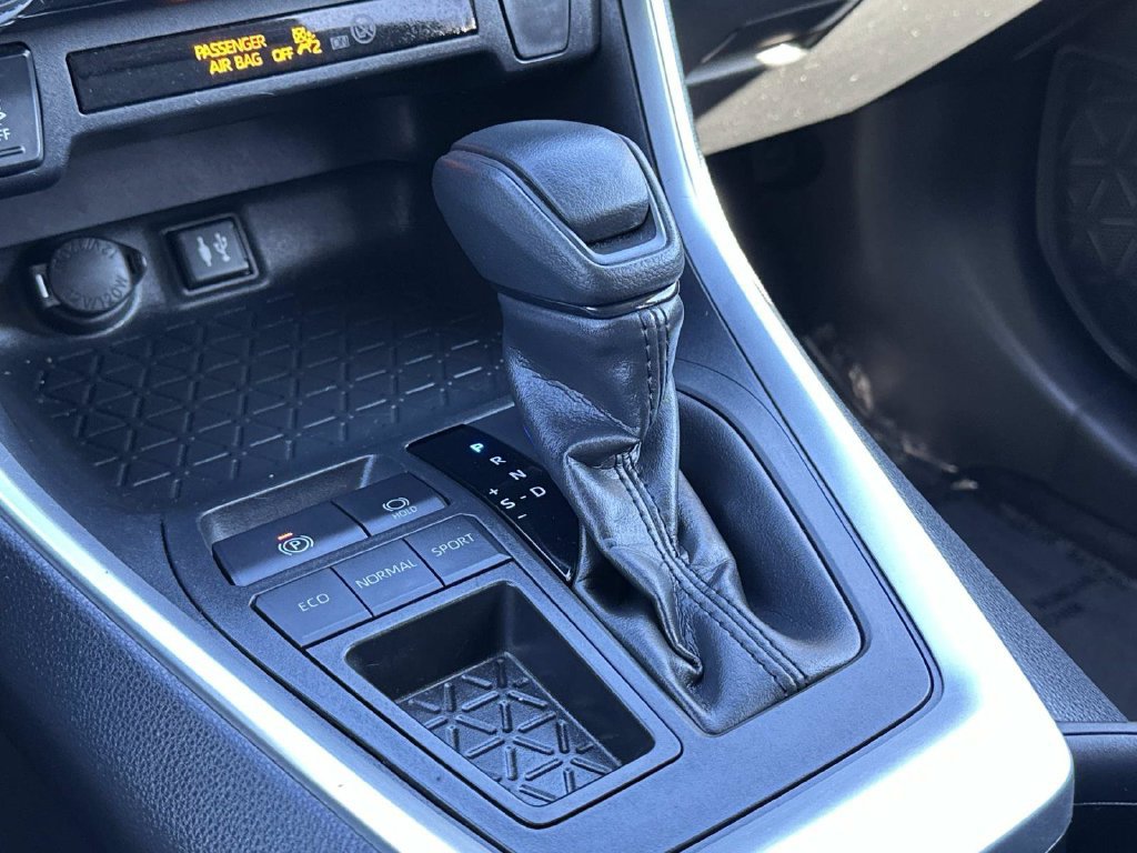Used 2019 Toyota RAV4 XLE FWD image 39