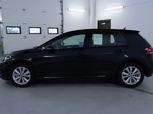 Used 2021 Volkswagen Golf 4-Door image 4