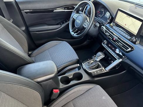 Used 2023 Kia Seltos S w/ Navigation Package AWD/4WD image 16