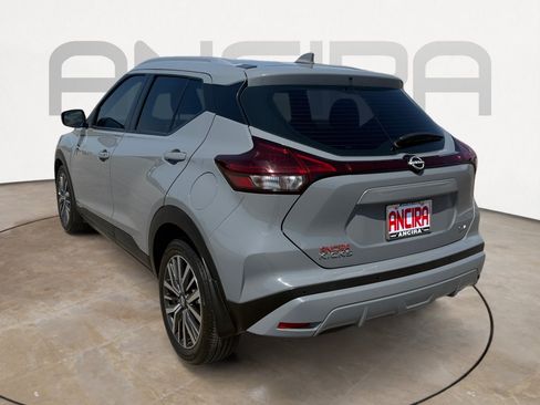 Used 2023 Nissan Kicks SV FWD image 8