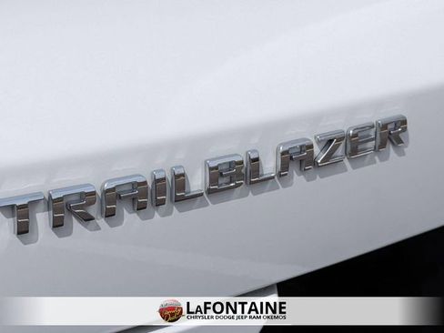Used 2025 Chevrolet TrailBlazer LT FWD image 10