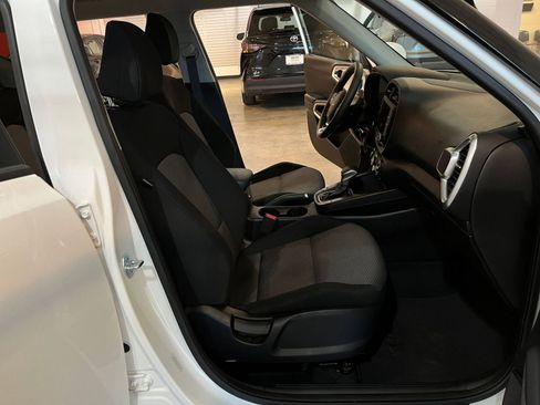 Used 2025 Kia Soul LX w/ LX Technology Package image 35