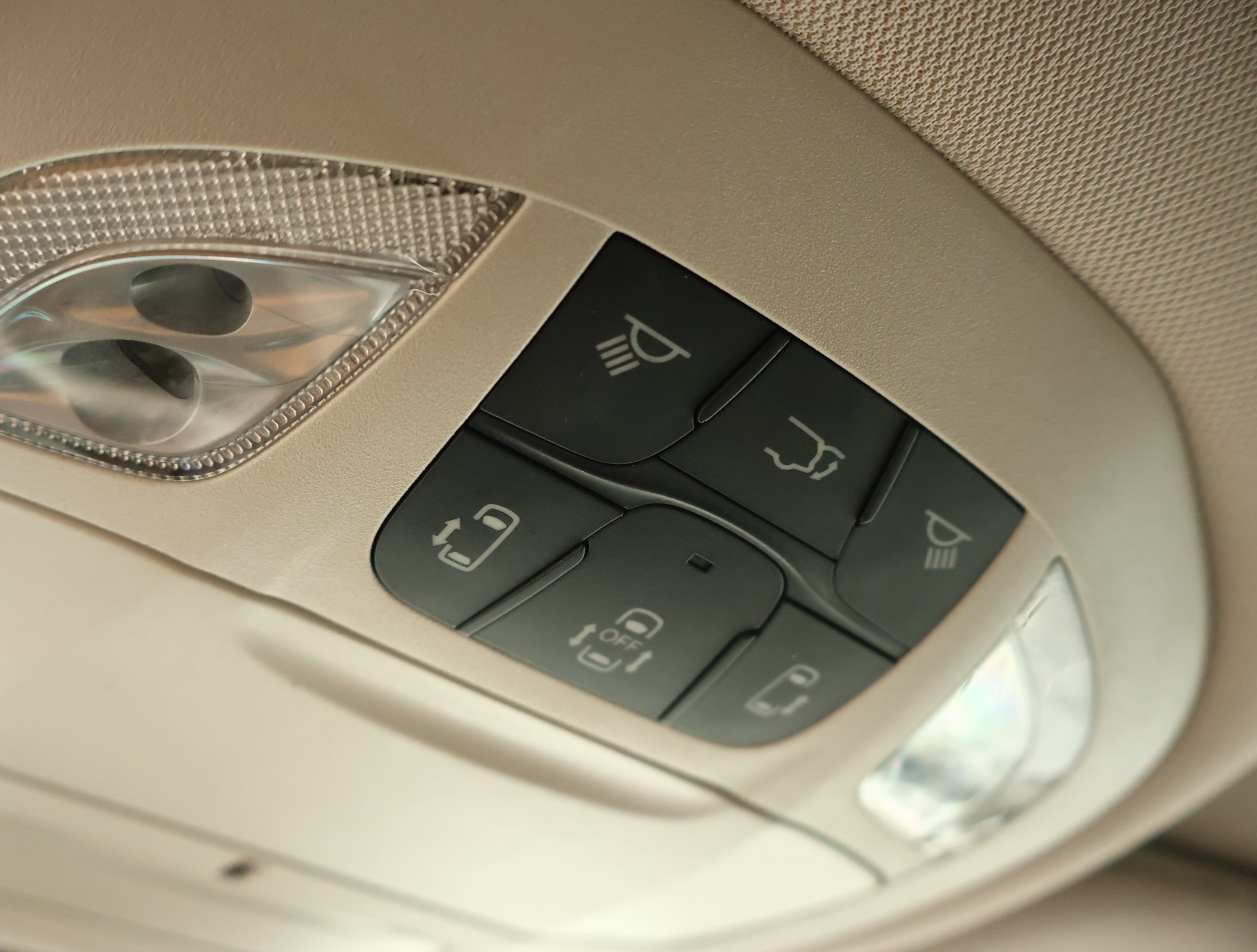 Used 2024 Chrysler Pacifica Touring-L FWD image 22