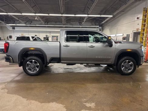 New 2026 GMC Sierra 2500 SLE w/ Preferred Package AWD/4WD image 7