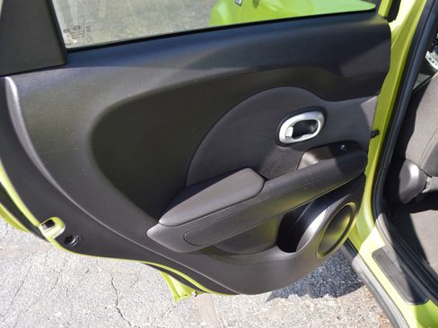 Used 2015 Kia Soul + image 20