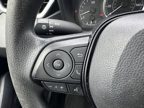 Used 2021 Toyota Corolla LE FWD image 22