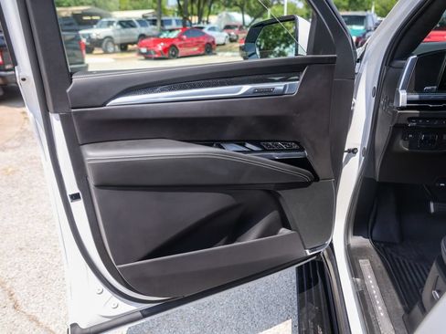 Used 2025 Cadillac Escalade V w/ LPO, ONYX Package AWD/4WD image 53