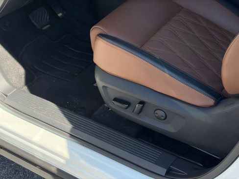Certified 2025 Nissan Rogue Platinum w/ Tech Package FWD image 13