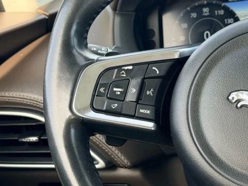 Used 2019 Jaguar F-PACE Prestige image 29