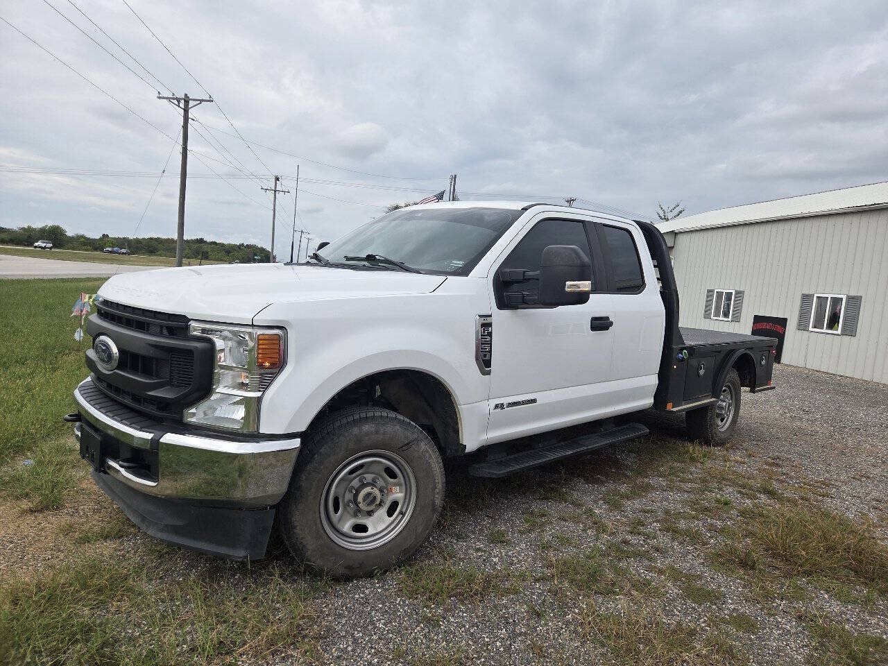 Used 2022 Ford F250 XL w/ Power Equipment Group AWD/4WD image 2