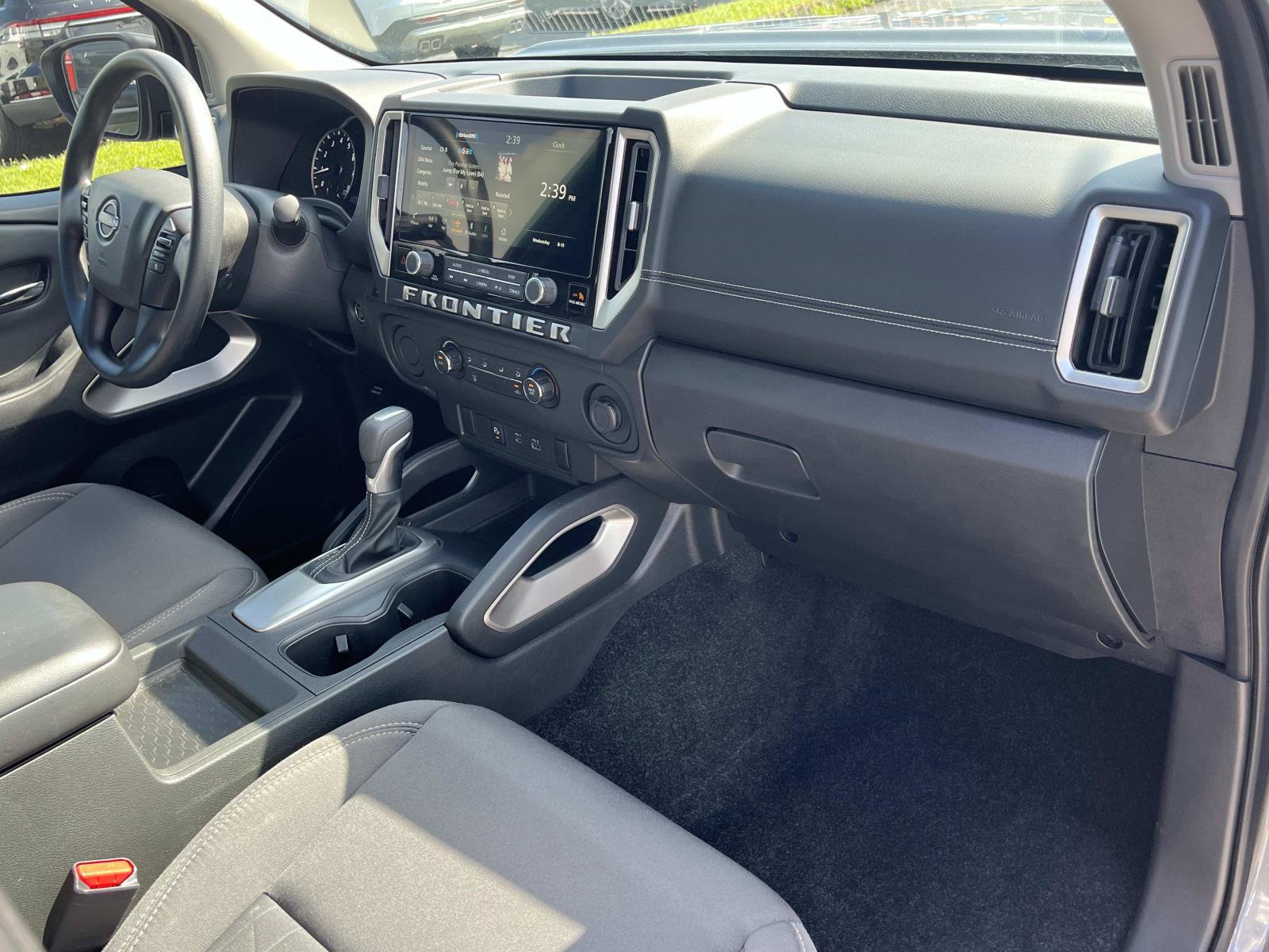 Used 2025 Nissan Frontier SV RWD image 24