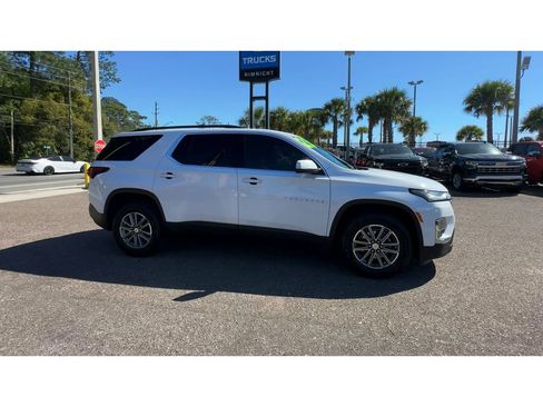 Used 2023 Chevrolet Traverse LT image 9