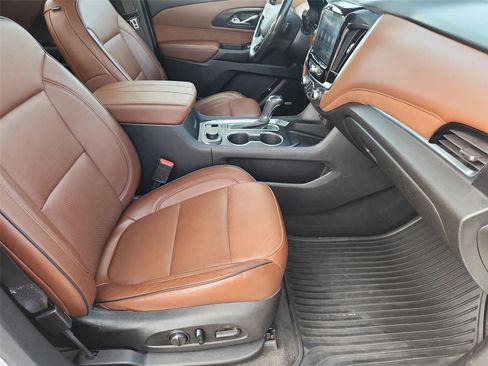 Used 2020 Chevrolet Traverse High Country FWD image 27