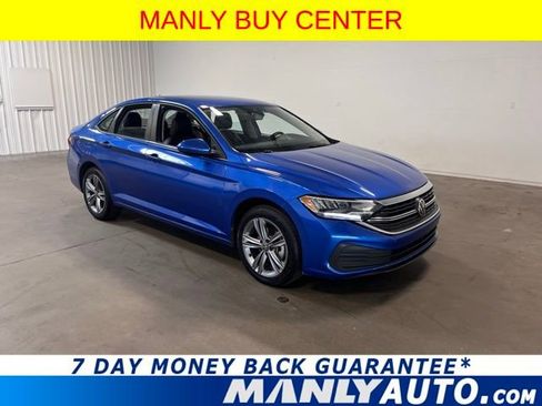 Used 2024 Volkswagen Jetta SE image 1