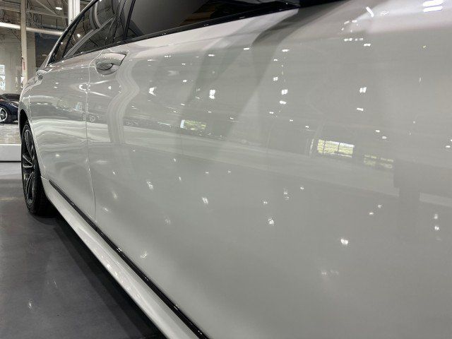Used 2020 BMW 745e xDrive AWD/4WD image 17