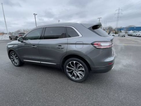 Used 2022 Lincoln Nautilus Reserve AWD/4WD image 6