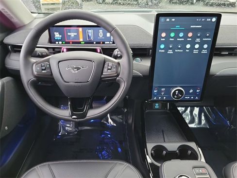 Used 2022 Ford Mustang Mach-E Premium image 4