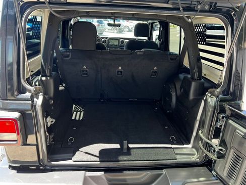 Used 2020 Jeep Wrangler Unlimited Sahara w/ Uconnect 4C Nav & Sound Group AWD/4WD image 26