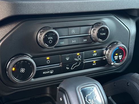 New 2025 Ford Bronco Big Bend w/ Black Diamond Package image 19