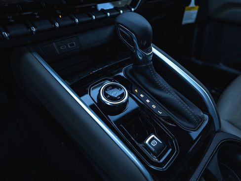 New 2026 Chevrolet Colorado ZR2 w/ Off-Road Front Bumper Package image 21