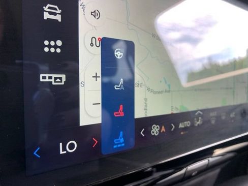Used 2025 Lincoln Navigator L Reserve AWD/4WD image 23