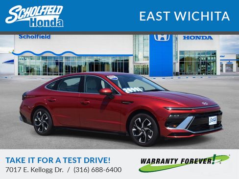 Used 2025 Hyundai Sonata SEL FWD image 1