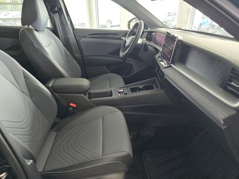 New 2026 Volkswagen Tiguan SE R-Line AWD/4WD image 37