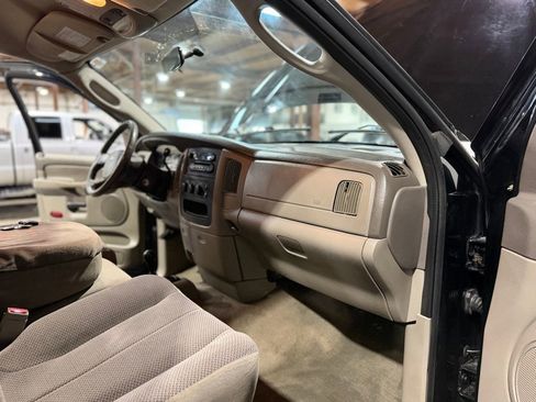 Used 2005 Dodge Ram 2500 Truck SLT image 17