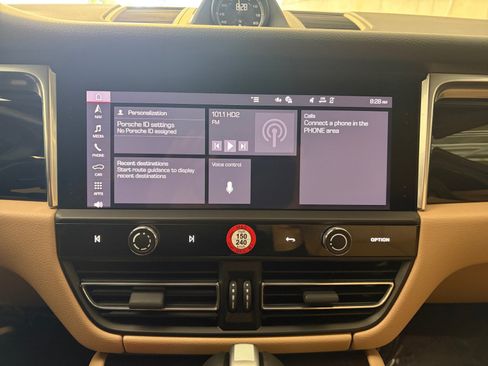 Certified 2026 Porsche Macan AWD/4WD image 39