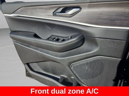 New 2026 Jeep Grand Cherokee Altitude AWD/4WD image 13