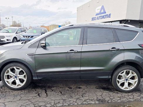 Used 2019 Ford Escape Titanium AWD/4WD image 3