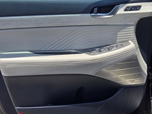 Certified 2025 Hyundai Palisade Calligraphy FWD image 14