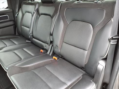 Used 2022 RAM 1500 Laramie AWD/4WD image 16