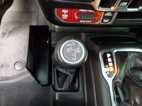 Used 2024 Jeep Wrangler Unlimited Rubicon AWD/4WD image 23