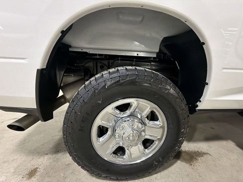 Used 2020 RAM 2500 Tradesman w/ Chrome Appearance Group image 33