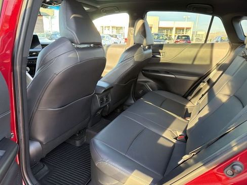 Used 2023 Toyota Venza Limited image 29