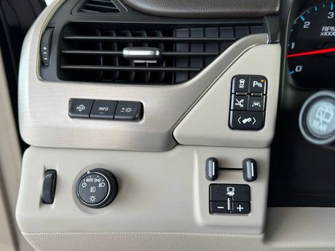 Used 2019 GMC Yukon Denali w/ Denali Ultimate Package image 38