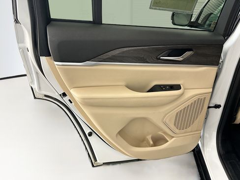 Used 2024 Jeep Grand Cherokee Limited image 27