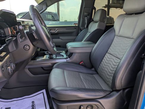 Certified 2023 Chevrolet Silverado 1500 ZR2 w/ Technology Package image 10