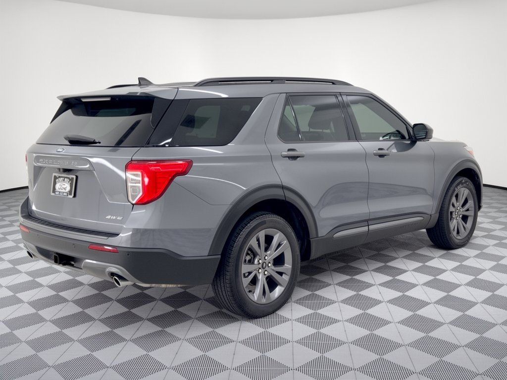 Used 2023 Ford Explorer XLT w/ Equipment Group 202A AWD/4WD image 9