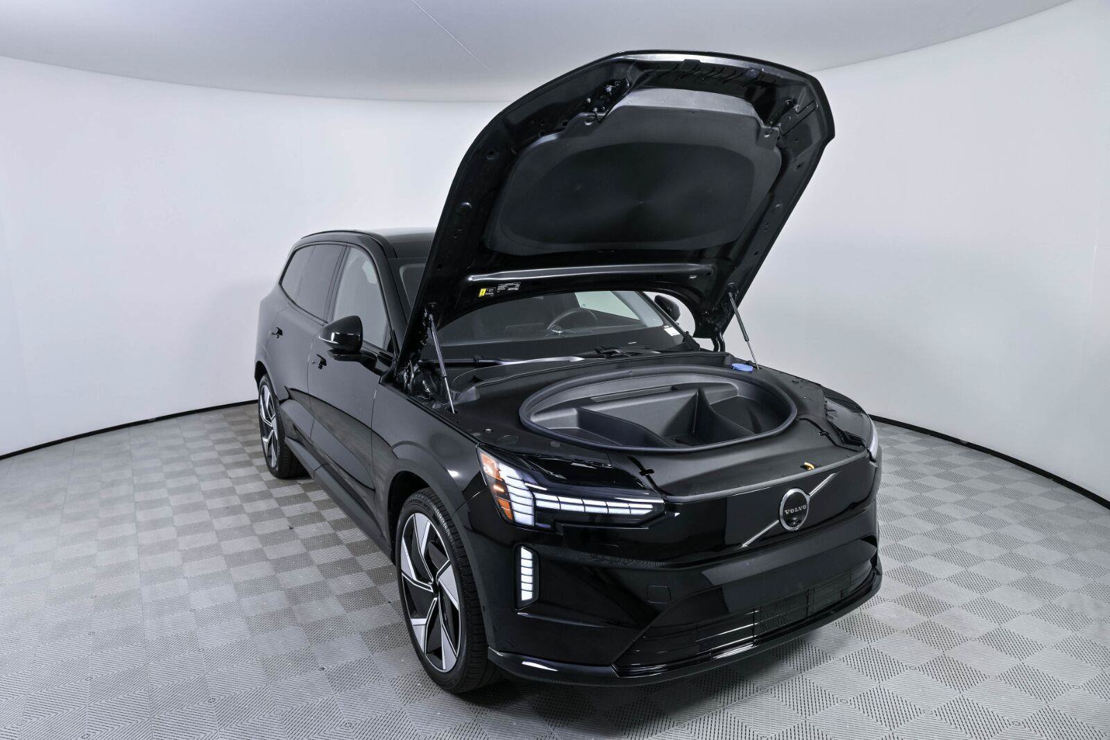 Certified 2025 Volvo EX90 Ultra AWD/4WD image 34
