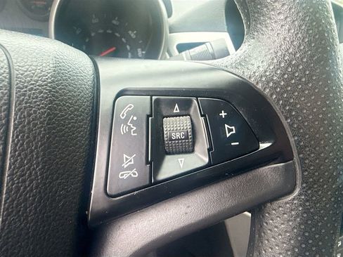 Used 2015 Chevrolet Cruze LS image 31