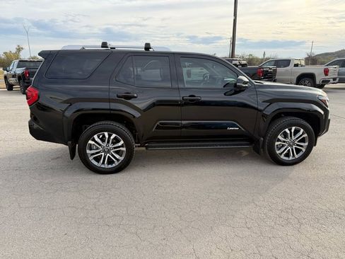 Used 2025 Toyota 4Runner 4WD image 7