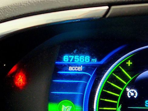 Used 2016 Chevrolet Volt Premier w/ Driver Confidence Package image 14