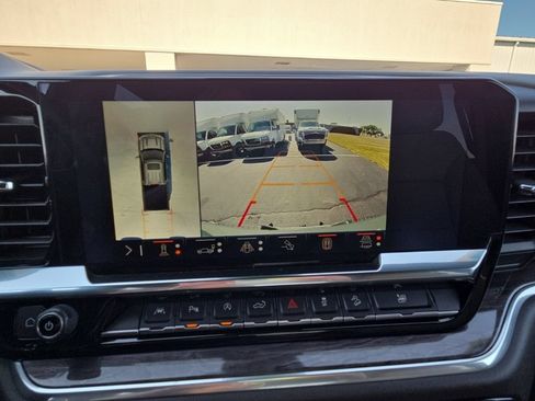 Used 2025 Chevrolet Silverado 1500 LTZ AWD/4WD image 31