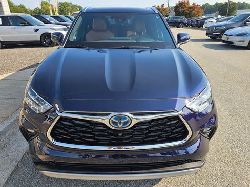 Used 2021 Toyota Highlander Platinum AWD/4WD image 9