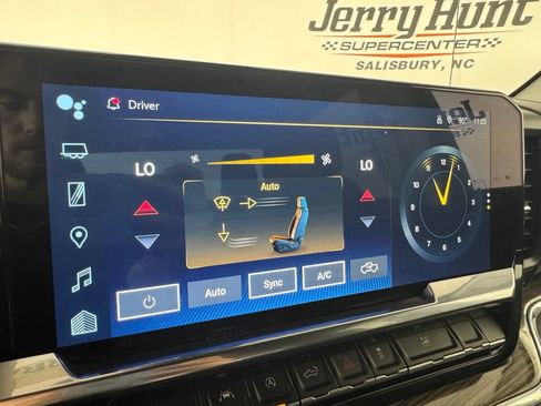 Used 2024 Chevrolet Silverado 1500 LT AWD/4WD image 18