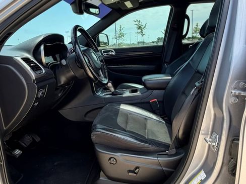 Used 2020 Jeep Grand Cherokee Altitude AWD/4WD image 23