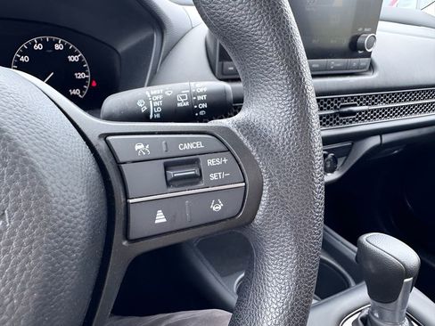 Used 2025 Honda HR-V LX image 17